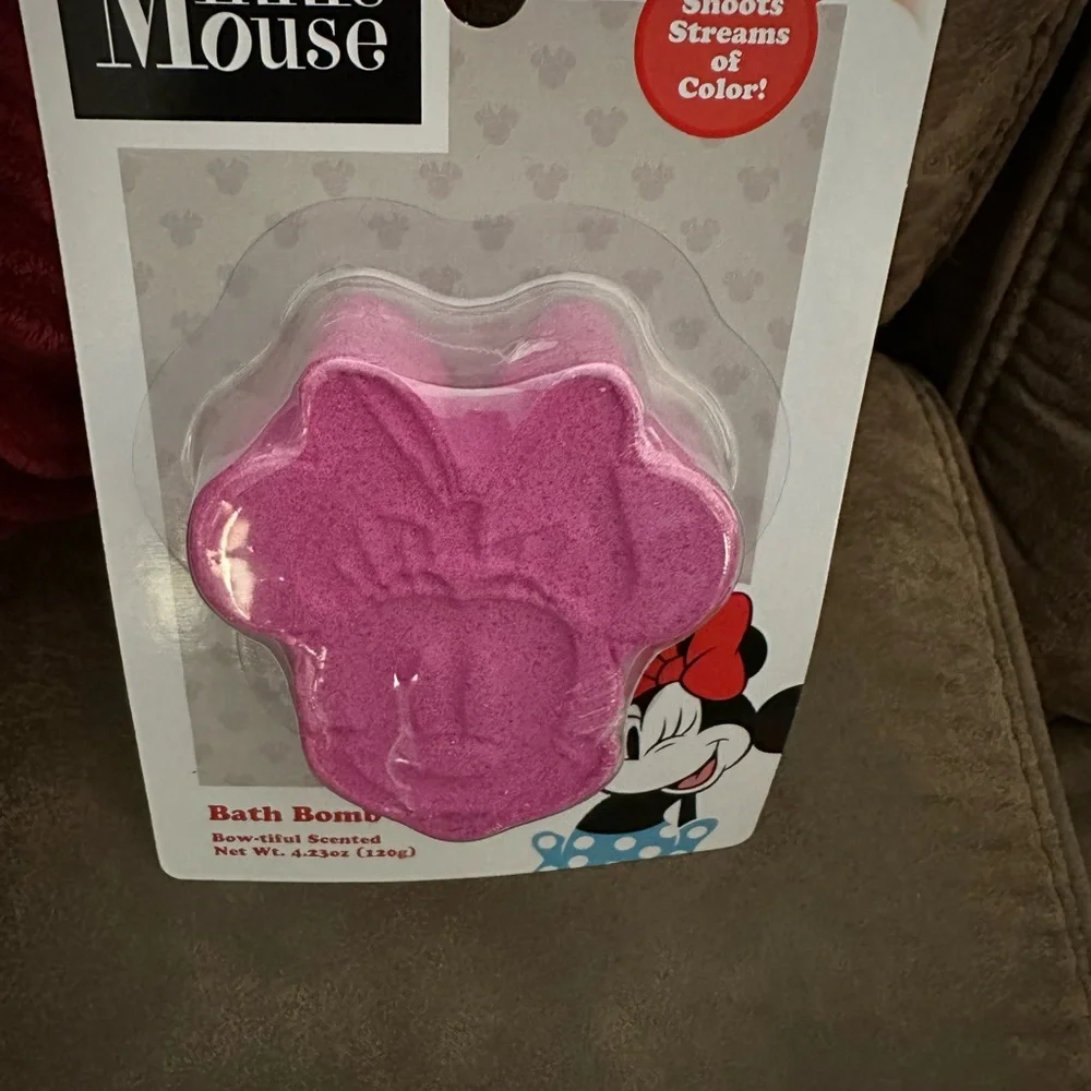 🌵 3/$15 Disney Minnie Mouse Pink bath bomb see description
